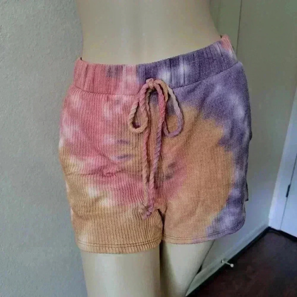 PULLOVER SOFT HOODIE TYE-DYE AND SHORTS SET - Picture 4 of 7